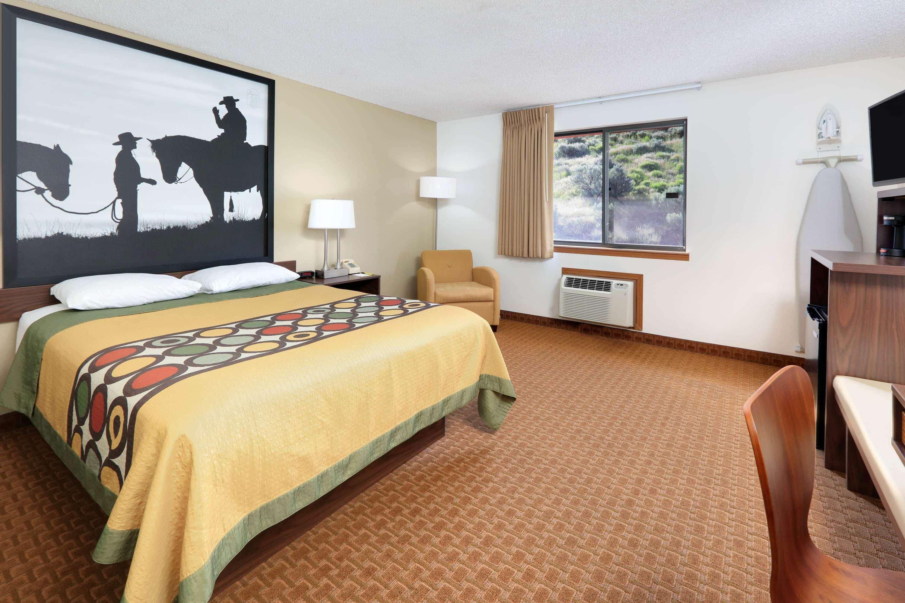 Super 8 By Wyndham Cody Hotel Bagian luar foto